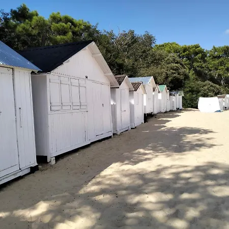 Hébergement de vacances La Roseraie *